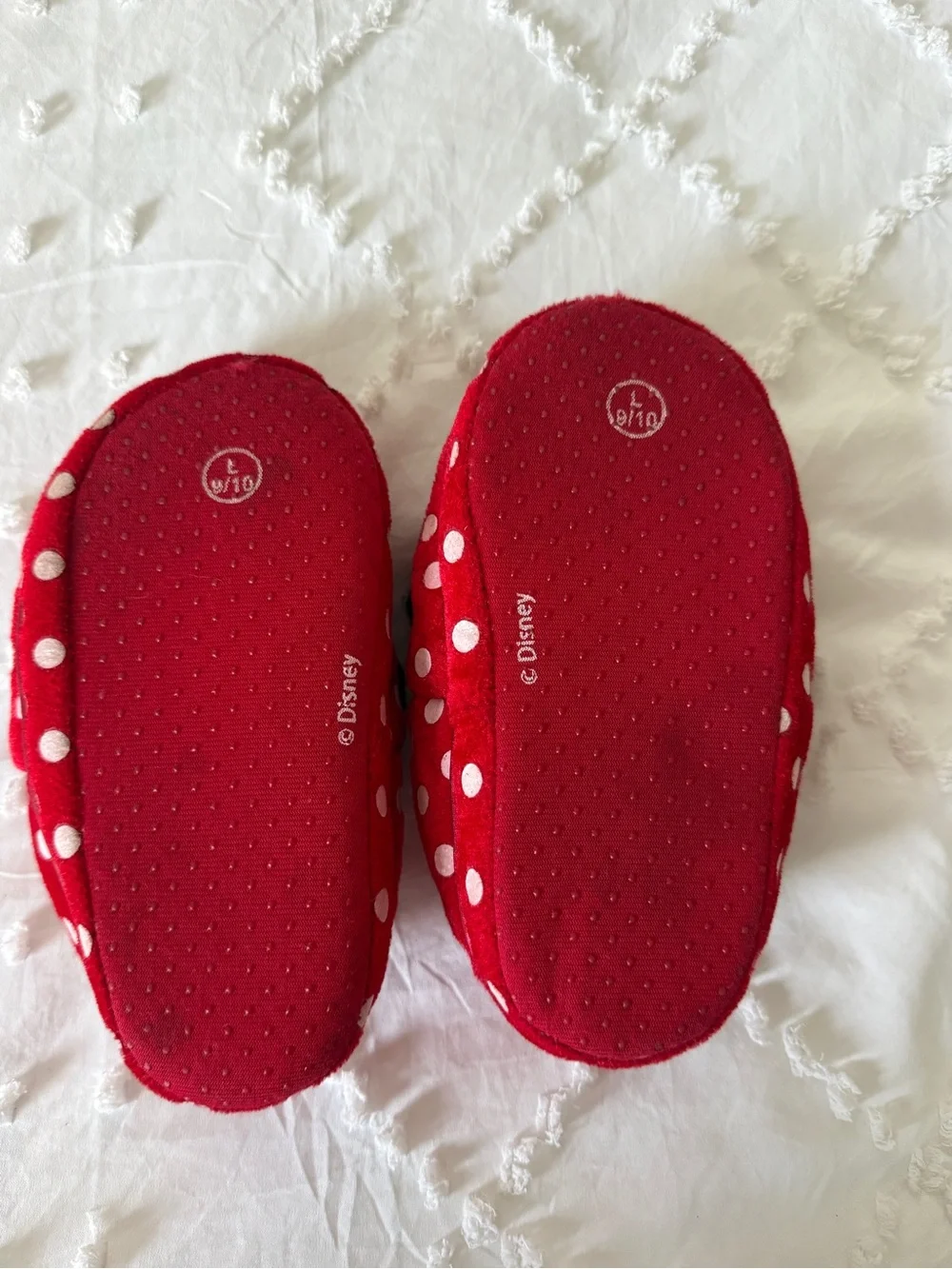 Disney Kids Minnie Mouse Red and Black Polka Dot Slip-On Slippers